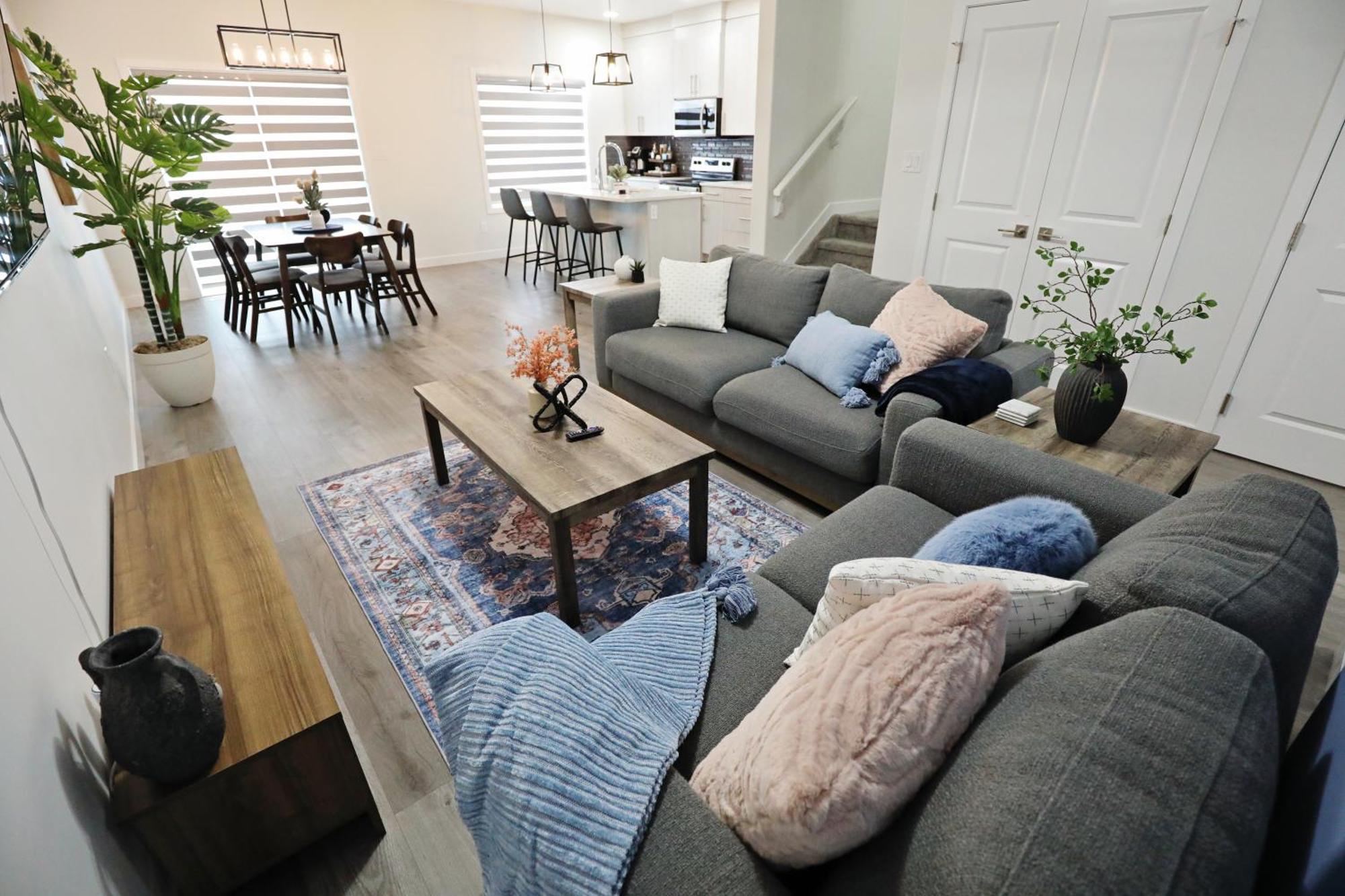 Beautiful 3 King Beds,Garage,Airport,Disney+ Edmonton Zewnętrze zdjęcie